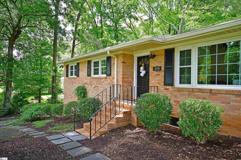 Property image 3 at 308 Sycamore Drive, Mauldin, SC 29662