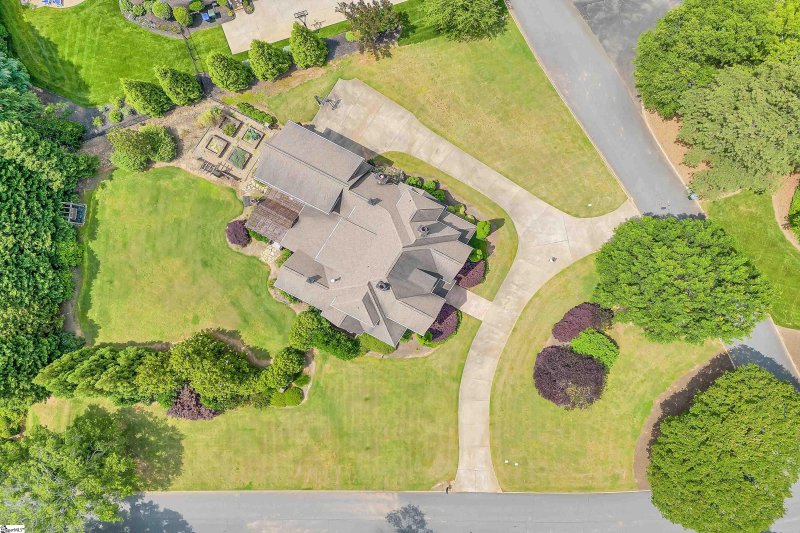 Property image 2 at 104 Land Grant Drive, Simpsonville, SC 29681