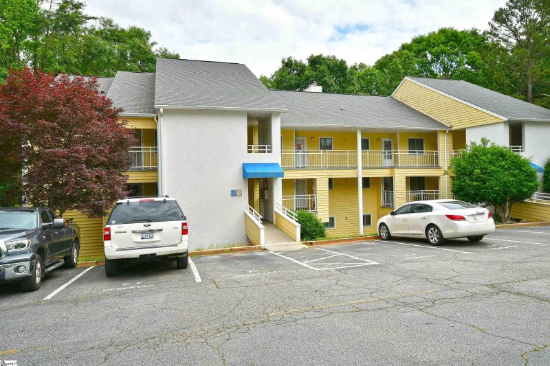 Property image 2 at 701 Northlake Drive, Anderson, SC 29625