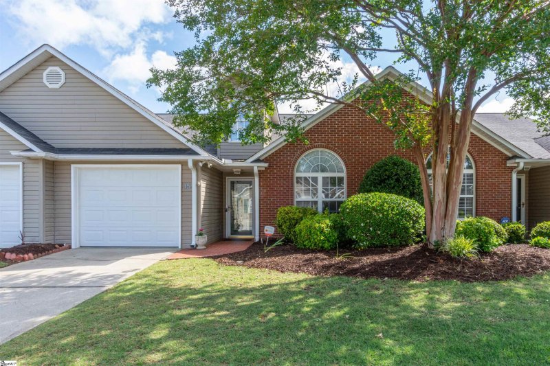 15 Magnolia Crest Drive