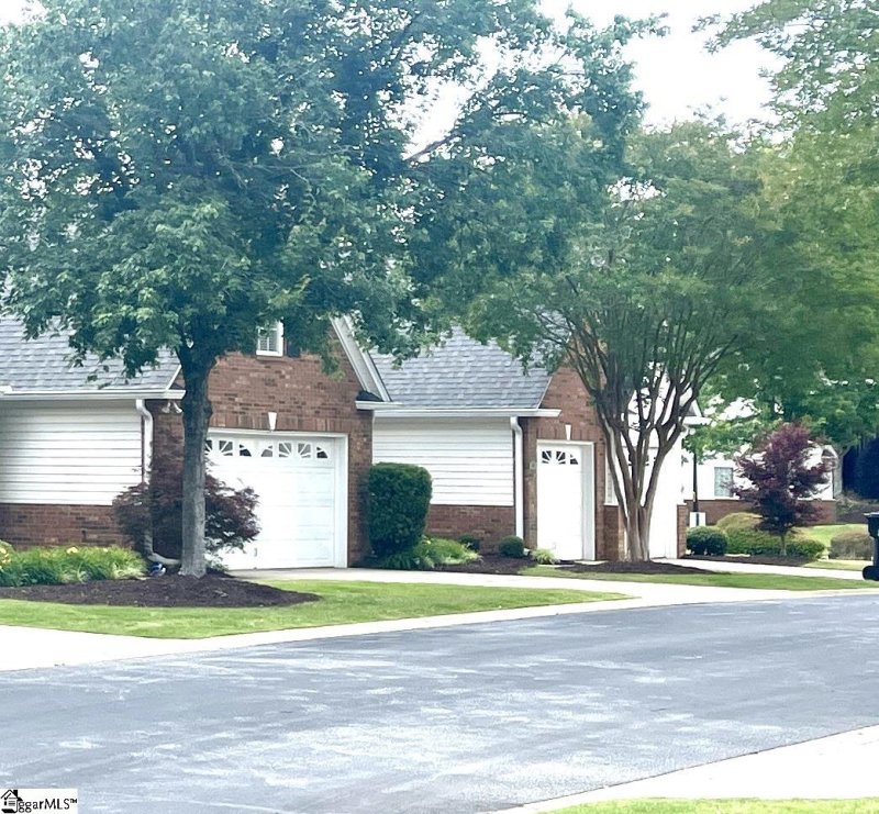 Property image 2 at 416 Windbrooke Circle, Greenville, SC 29615