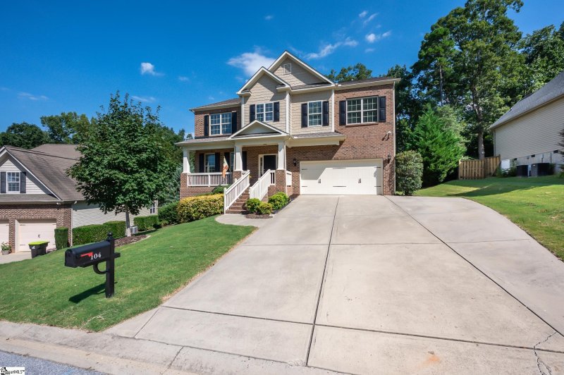 Property image 2 at 104 Carolina Oaks Drive, Fountain Inn, SC 29644