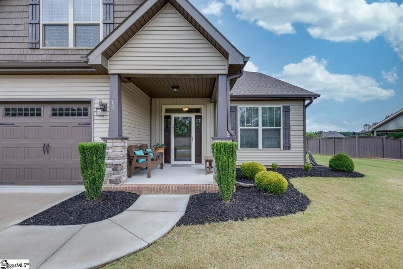 Property image 2 at 303 Ellsberry Way, Greer, SC 29651