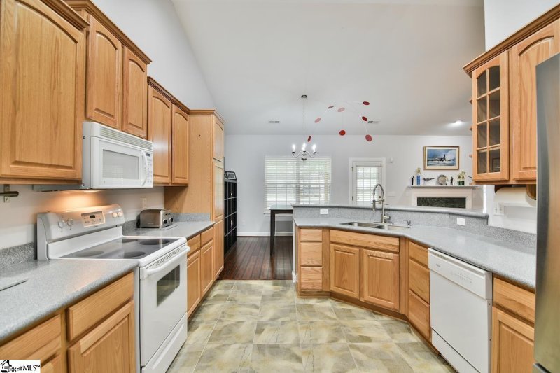 Property image 5 at 132 Sunshine Drive, Simpsonville, SC 29681