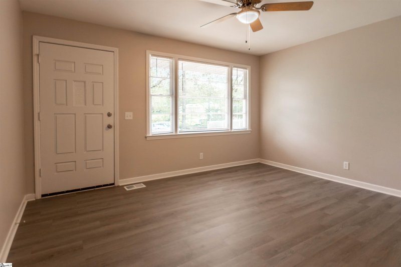 Property image 3 at 305 KENMORE Drive, Piedmont, SC 29673