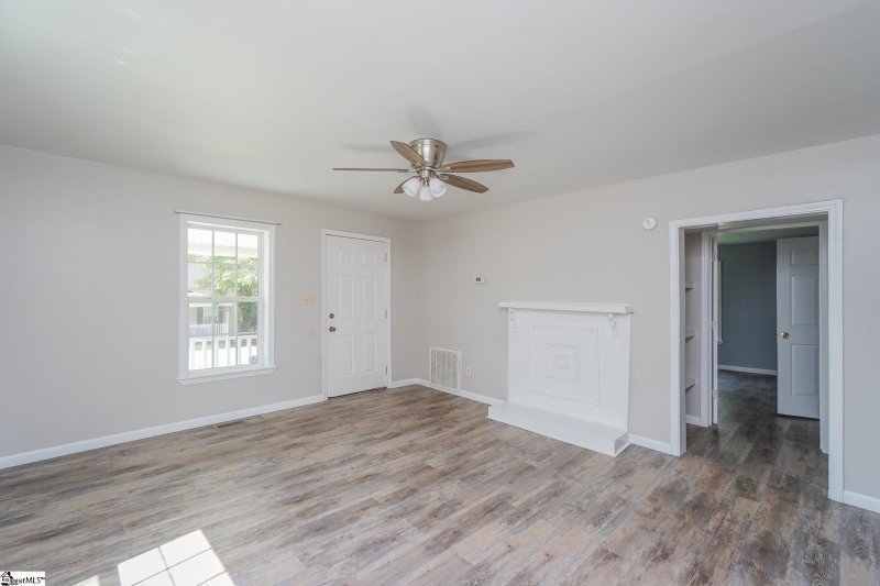 Property image 3 at 237 Buncombe Street, Woodruff, SC 29388
