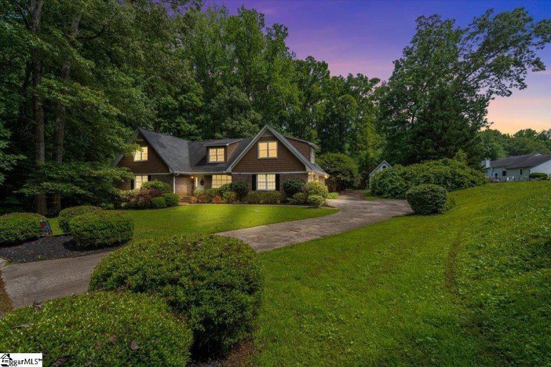 Property image 2 at 104 E Croydon Court, Easley, SC 29642