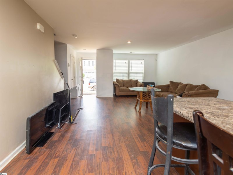 Property image 3 at 112 Dunbartin Drive, Greenville, SC 29605