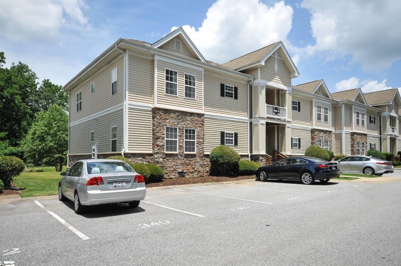 Property image 2 at 340 Easterlin Way, Greenville, SC 29607