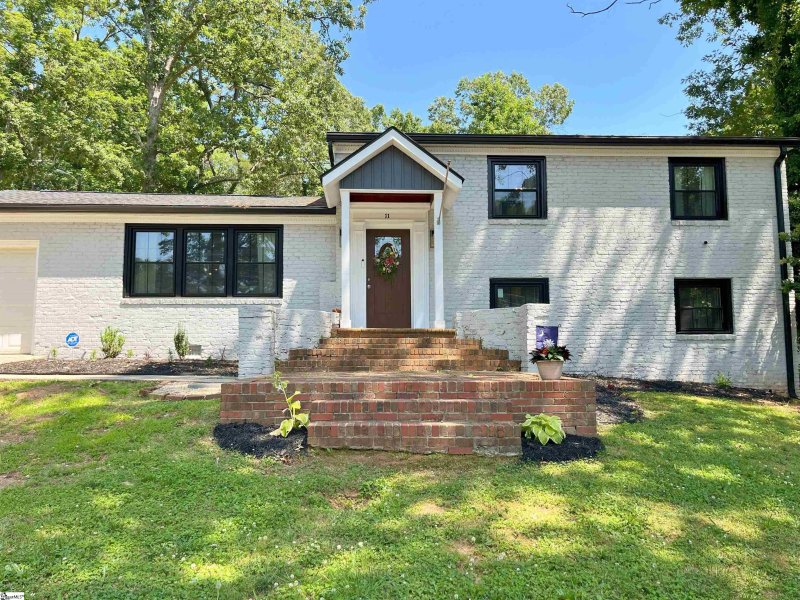 Property image 3 at 11 Pine Creek Court, Greenville, SC 29605