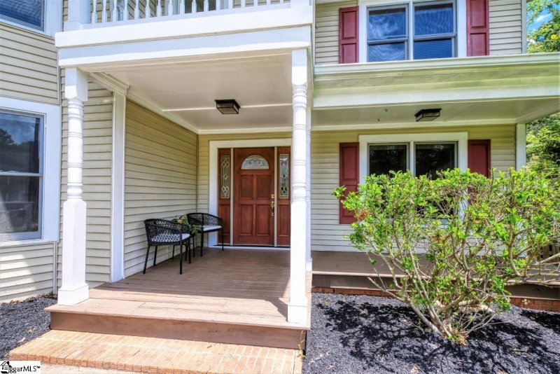 Property image 3 at 209 Burning Bush Road, Greenville, SC 29607