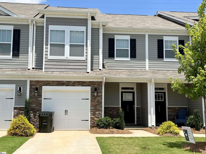 423 Yellow Fox Road