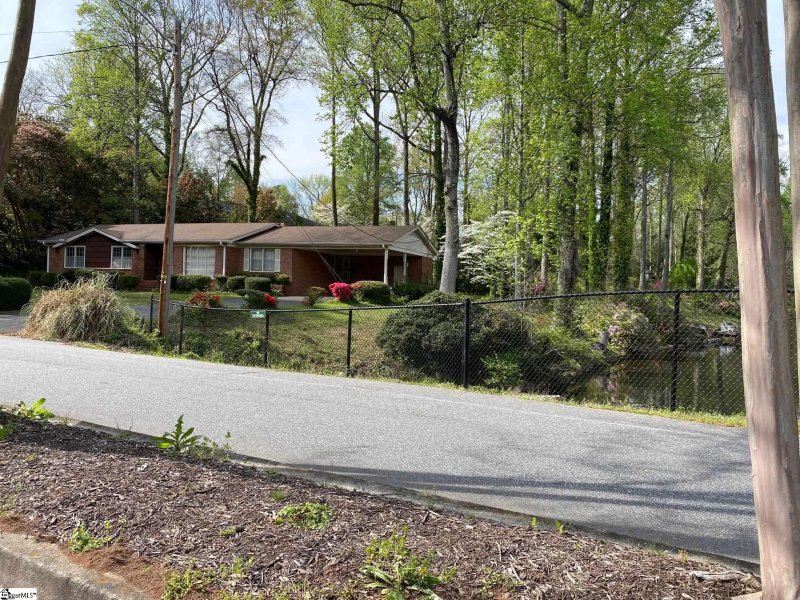 Property image 3 at 33 Lotus Court, Greenville, SC 29609
