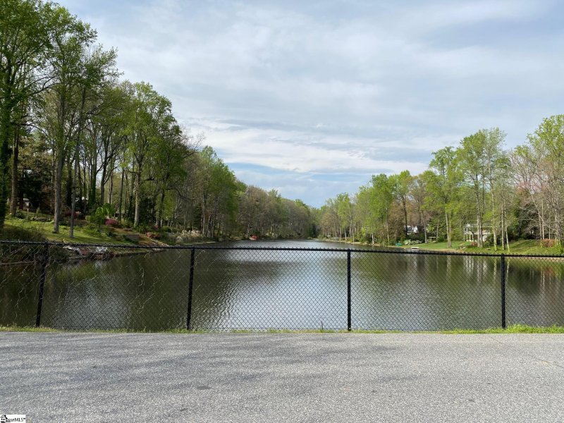 Property image 4 at 33 Lotus Court, Greenville, SC 29609