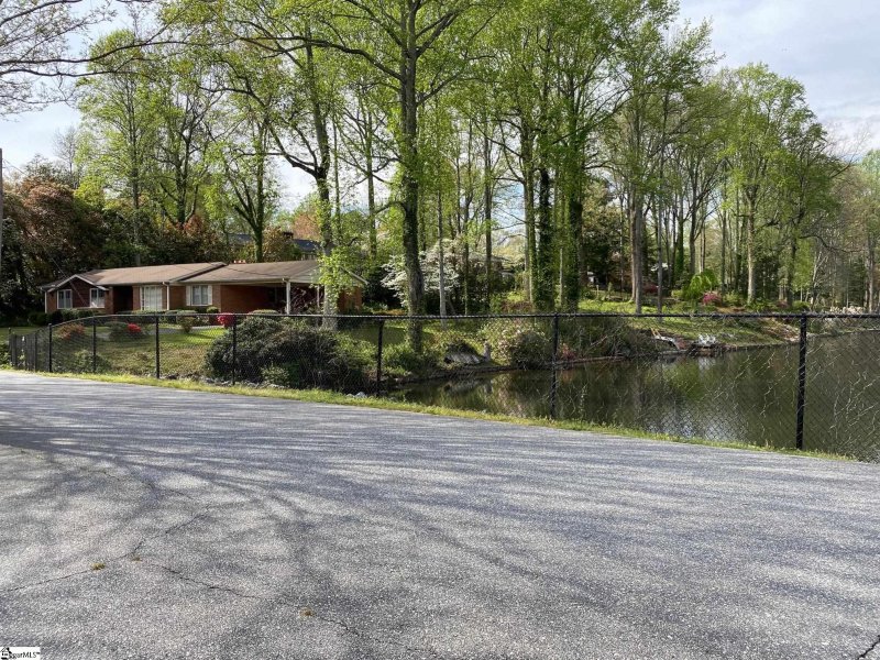 Property image 5 at 33 Lotus Court, Greenville, SC 29609