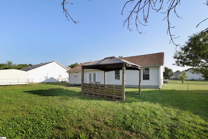 Property image 3 at 102 Country Gardens Drive, Fountain Inn, SC 29644