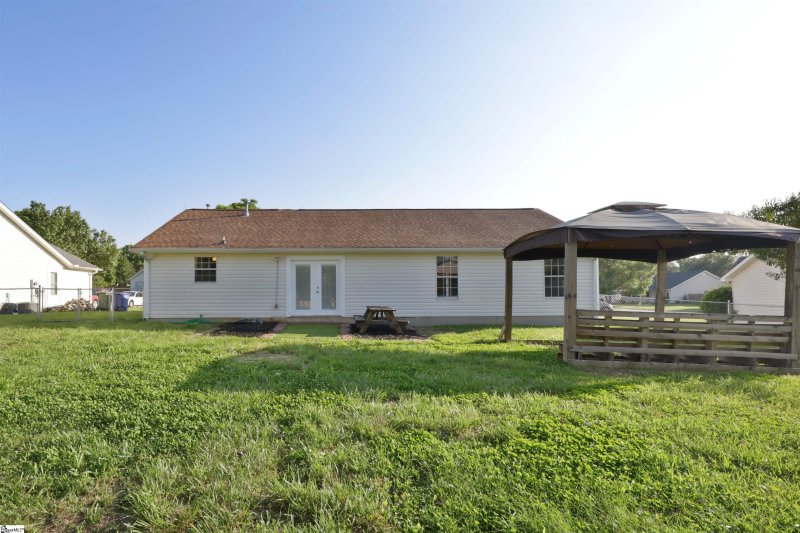 Property image 4 at 102 Country Gardens Drive, Fountain Inn, SC 29644