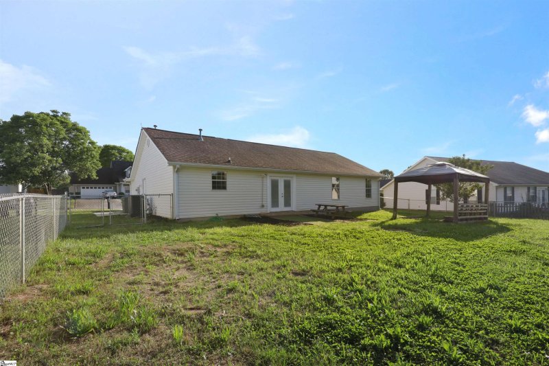 Property image 5 at 102 Country Gardens Drive, Fountain Inn, SC 29644