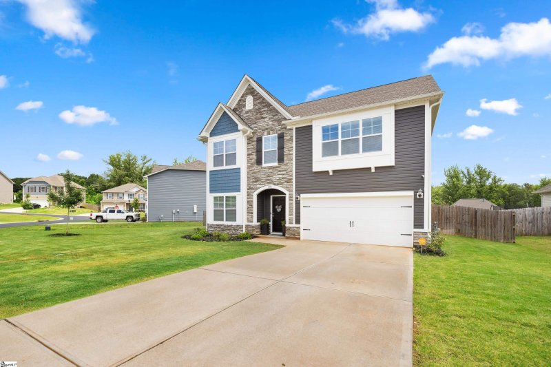 Property image 2 of 646 Grantleigh Drive in Wilson Farms, Duncan, SC 29334