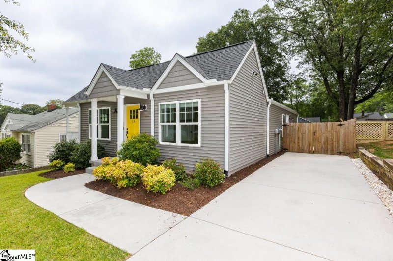 Property image 2 at 13 McAdoo Avenue, Greenville, SC 29607