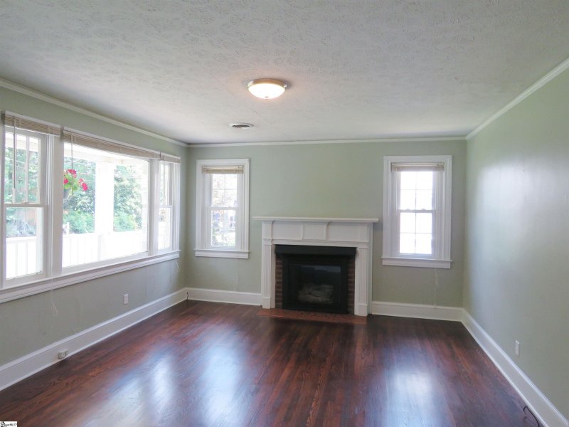 Property image 3 at 30 Sycamore Drive, Greenville, SC 29607