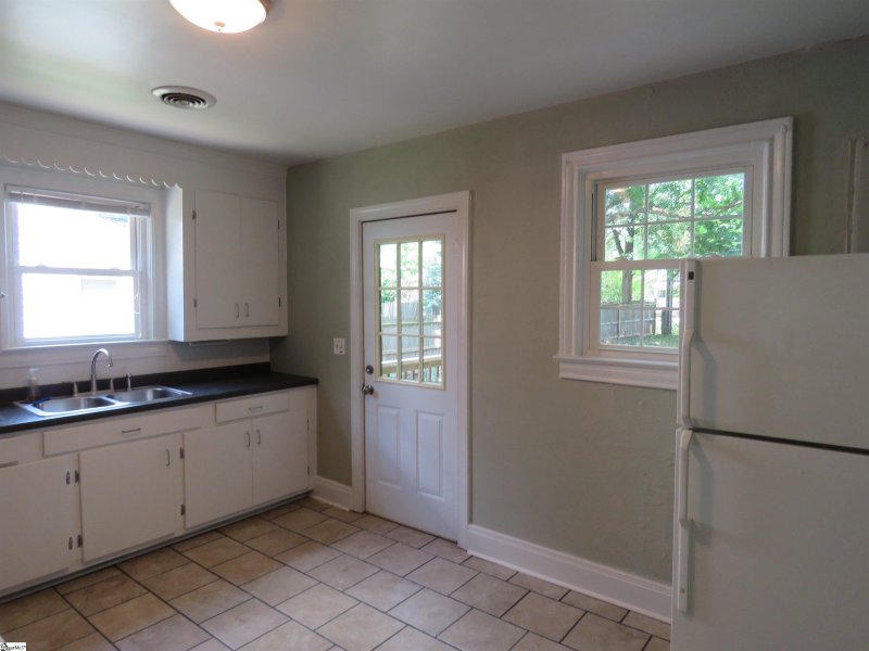 Property image 4 at 30 Sycamore Drive, Greenville, SC 29607