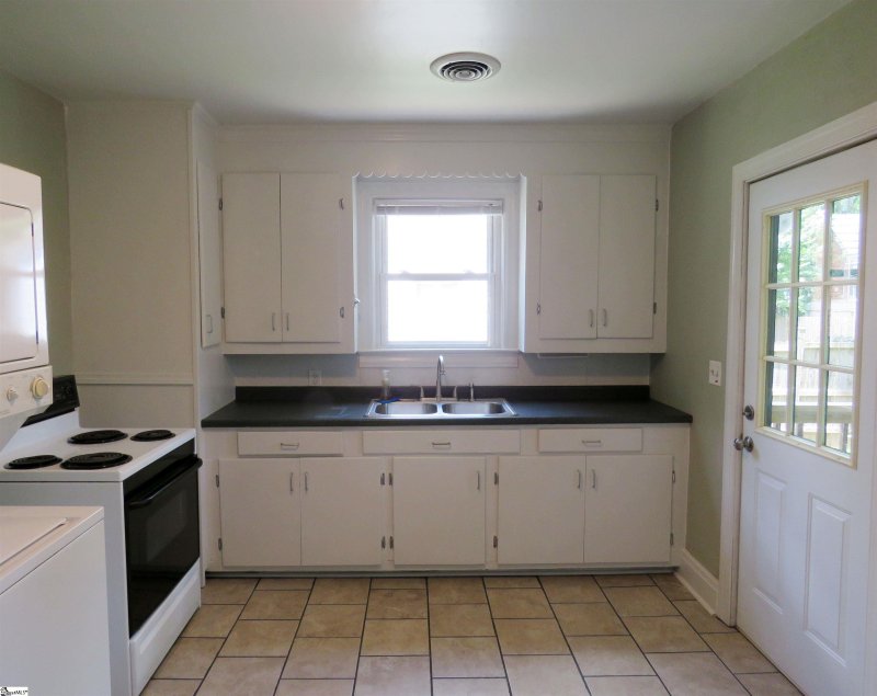 Property image 5 at 30 Sycamore Drive, Greenville, SC 29607