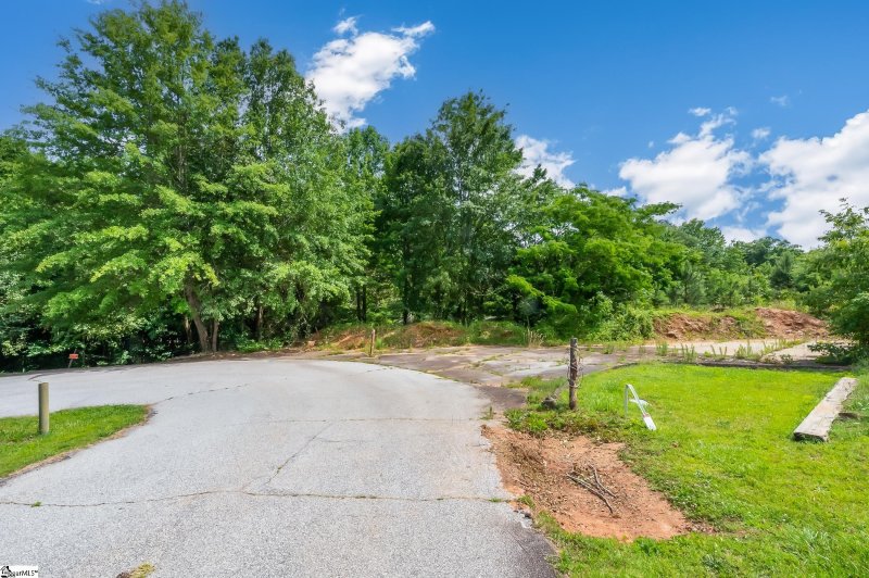 Property image 3 at 4 Basil Court, Greenville, SC 29611