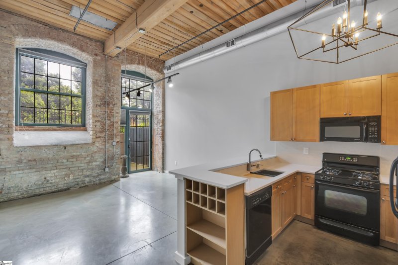 Property image 2 at 400 Mills Avenue, Greenville, SC 29605