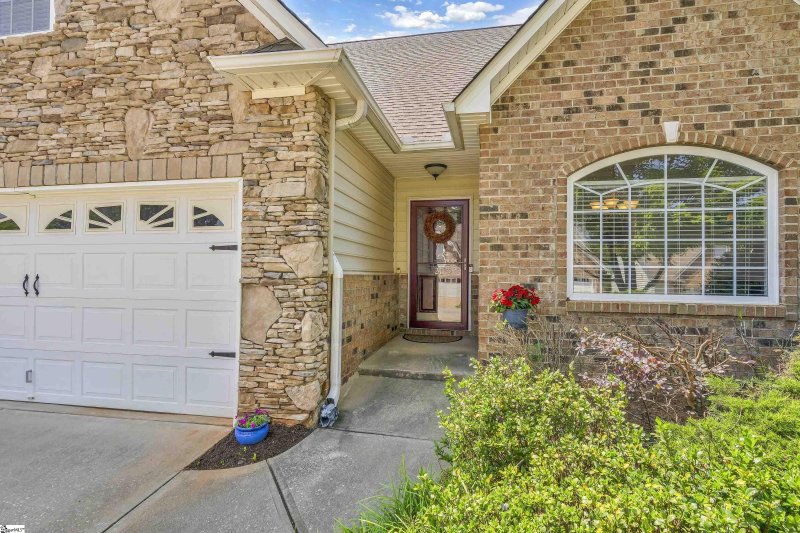 Property image 2 of 211 Stewarts Landing in Glen Lake, Boiling Springs, SC 29316