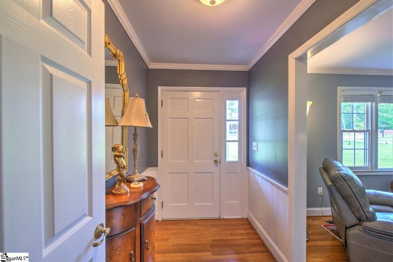 Property image 2 at 616 Cherokee Drive, Greenville, SC 29615