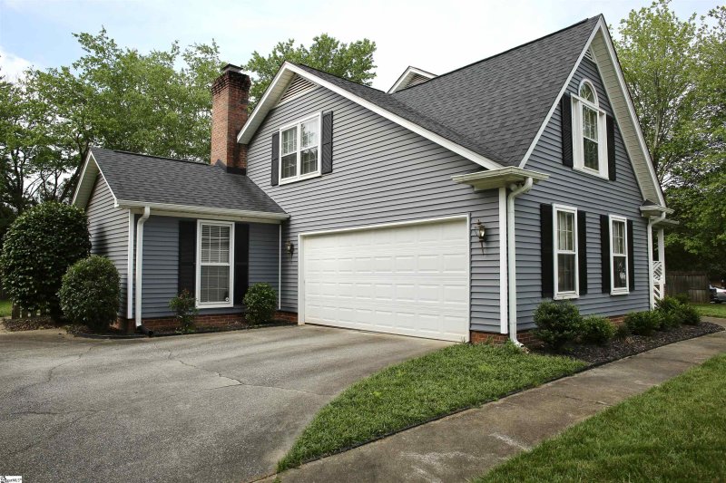 Property image 3 at 12 W Shefford Street, Greer, SC 29650