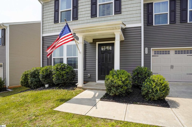 Property image 3 at 200 Maplestead Farms Court, Greenville, SC 29617