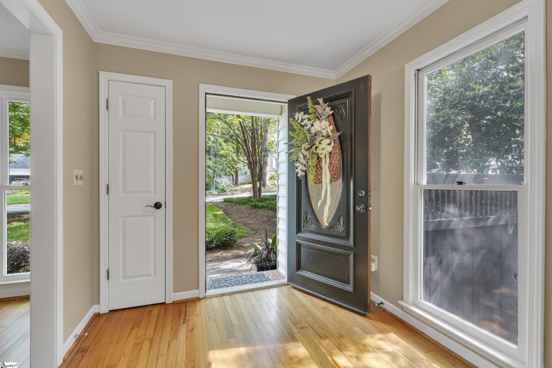 Property image 2 at 110 Hillsborough Drive, Greenville, SC 29615