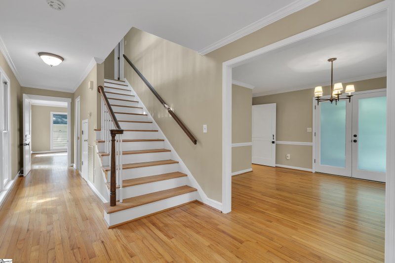 Property image 3 at 110 Hillsborough Drive, Greenville, SC 29615