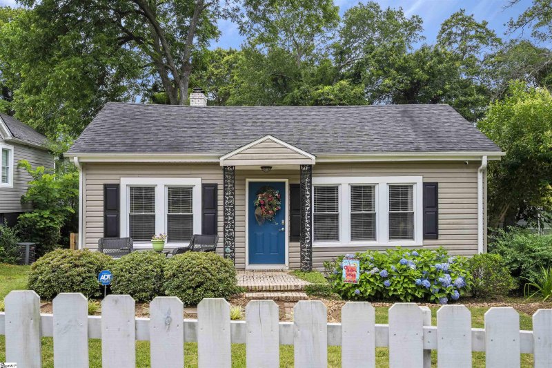 Property image 2 at 22 Monticello Avenue, Greenville, SC 29607