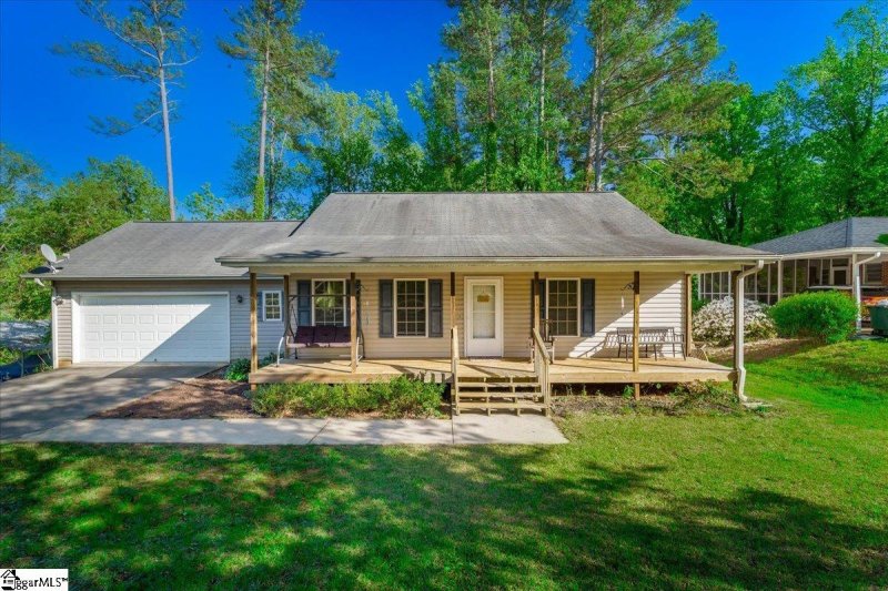 Property image 2 at 522 Robinhood Drive, Seneca, SC 29678