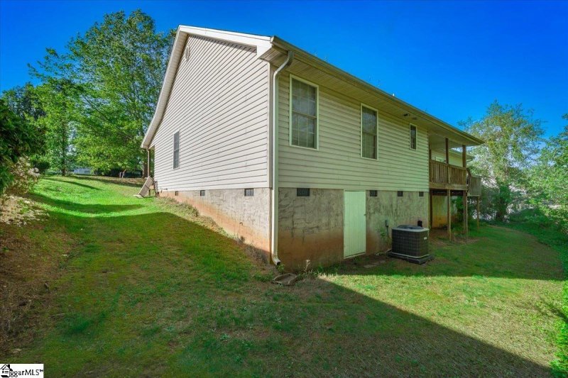 Property image 5 at 522 Robinhood Drive, Seneca, SC 29678