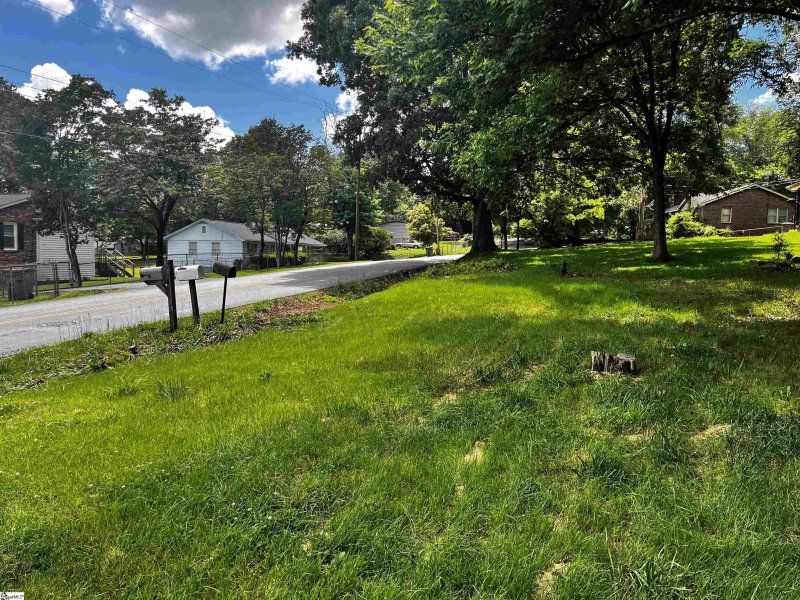 Property image 3 at 207 Meadors Avenue, Greenville, SC 29605