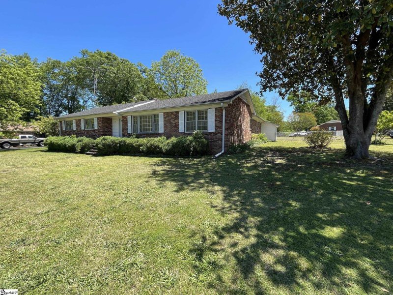 Property image 2 at 191 Midway Drive, Spartanburg, SC 29301