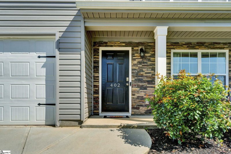Property image 2 at 402 Cadendale Place, Piedmont, SC 29673