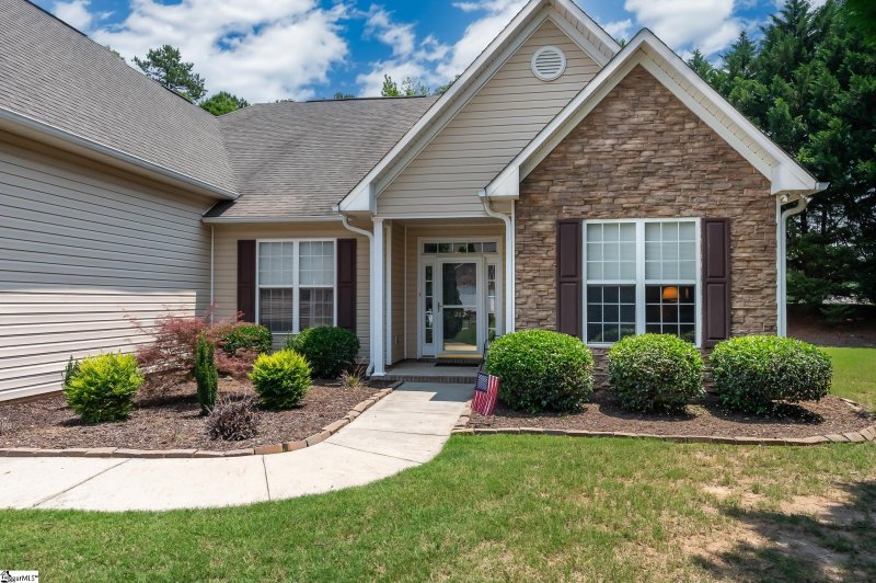 Property image 3 at 202 Wild Thorn Lane, Greenville, SC 29615