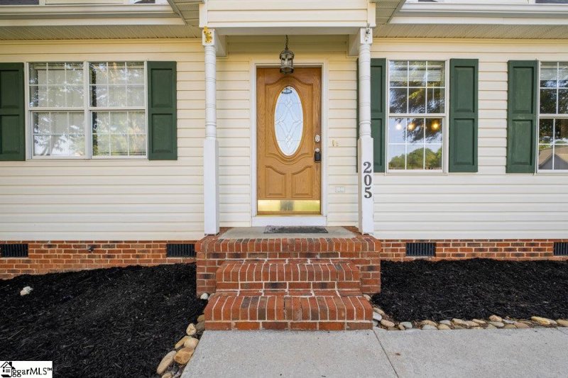 Property image 3 at 205 Patio Road, Easley, SC 29642