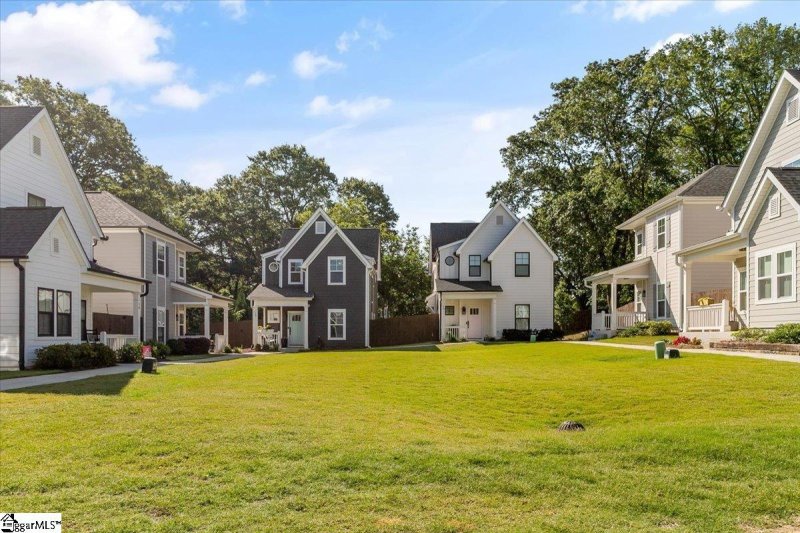 Property image 2 at 12 Ridge Knoll Circle, Greenville, SC 29607