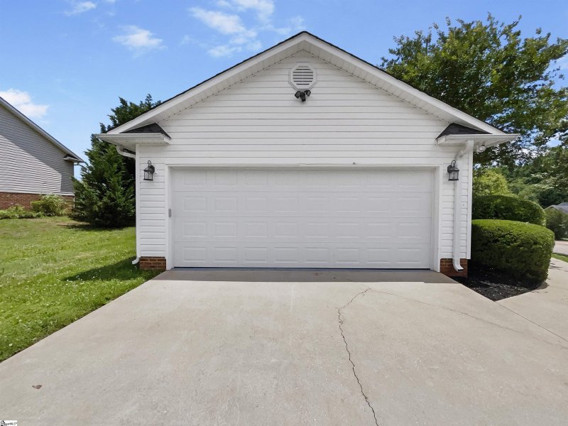 Property image 3 at 205 Twin Falls Drive, Simpsonville, SC 29680