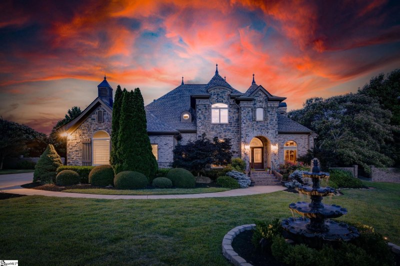 Property image 3 at 11 Finsbury Lane, Simpsonville, SC 29681