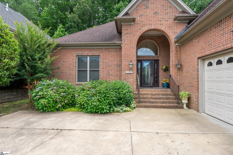 Property image 2 at 18 Calmar Court, Greenville, SC 29617
