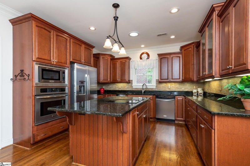 Property image 5 at 18 Calmar Court, Greenville, SC 29617