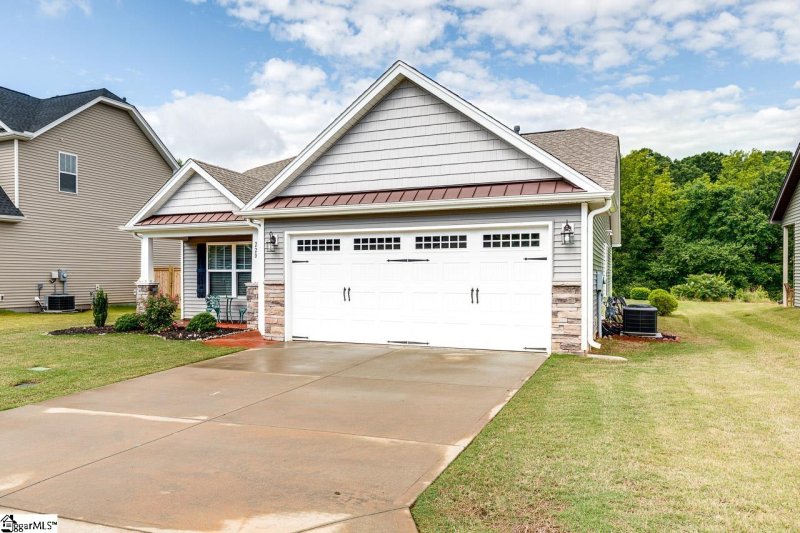 Property image 2 at 220 Everard Lane, Greer, SC 29650