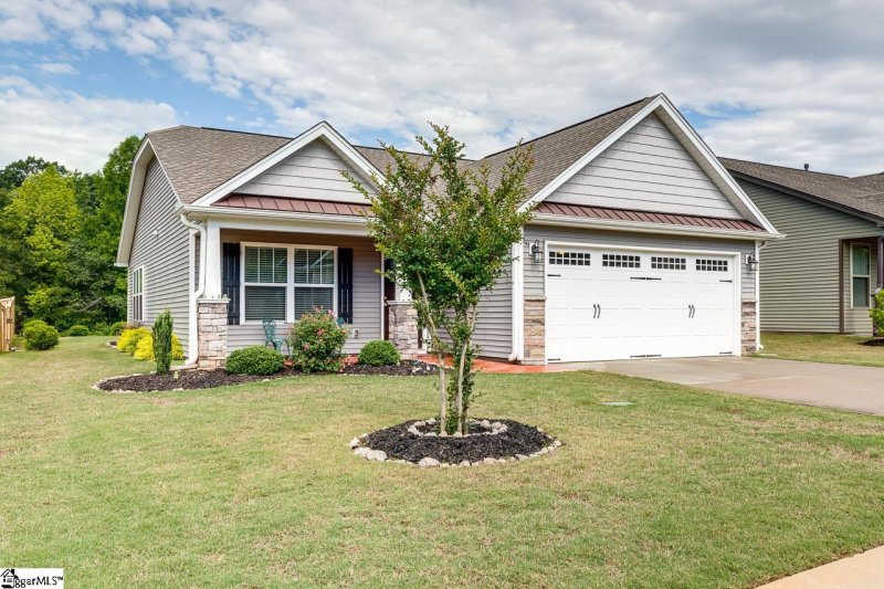 Property image 3 at 220 Everard Lane, Greer, SC 29650